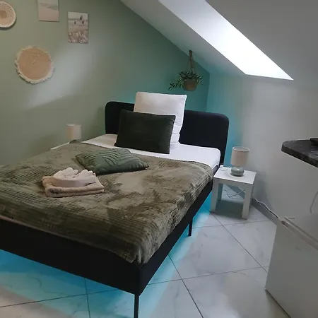 Honor - Neu Renoviert * Linec